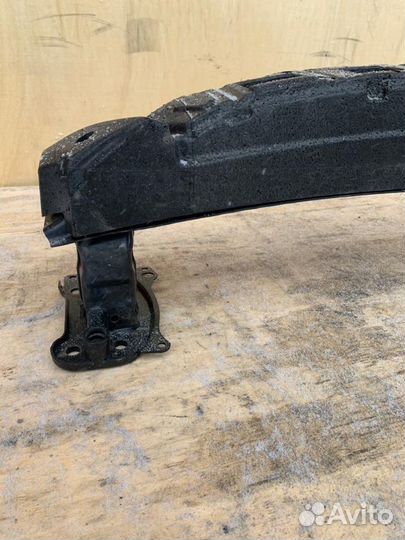 Усилитель переднего бампера VW Passat CC (2008-201