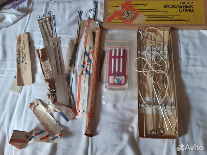 Набор спиц и крючки для вязания