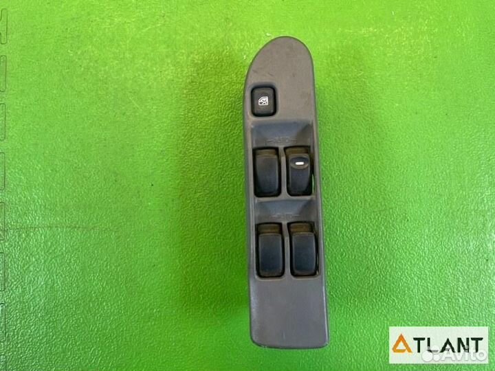 Пульт стеклоподъемника передняя правая mitsubishi