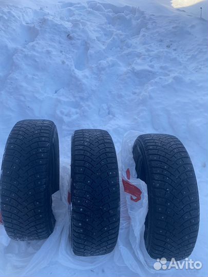 Michelin X-Ice North 215/70 R16