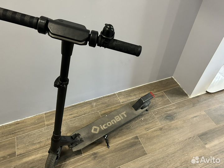 Электросамокат iconBIT Street T75, (XLR3005)