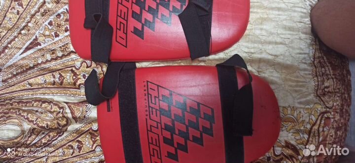 Перчатки Шлем для единоборств