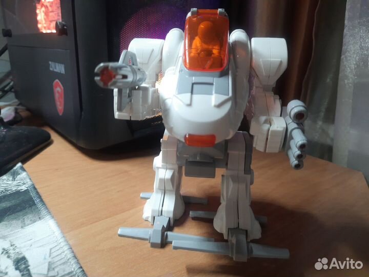 Робот-конструктор