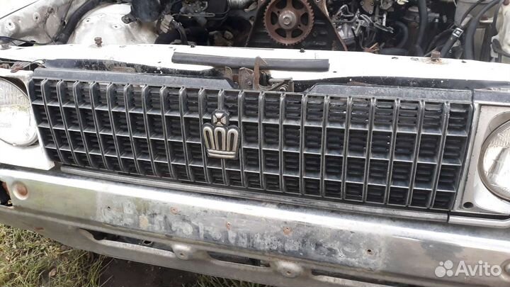 Решетка радиатора toyota crown LS136
