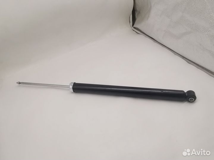Амортизатор задний на Ford Focus 2