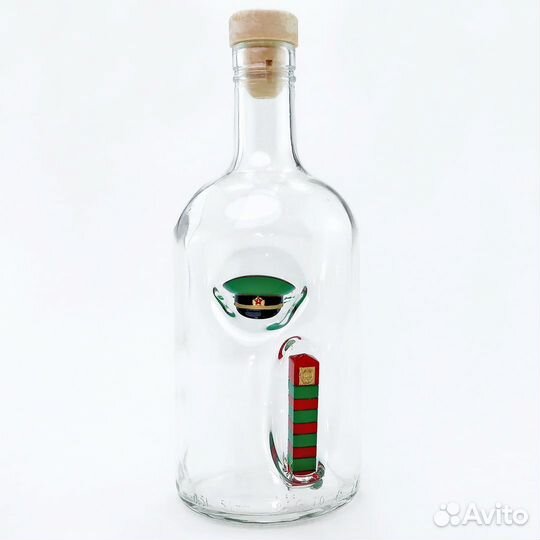 Бутылка с фуражкой пв и пограничным столбом