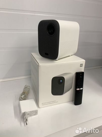 Проектор Xiaomi Mi Smart Compact Projector