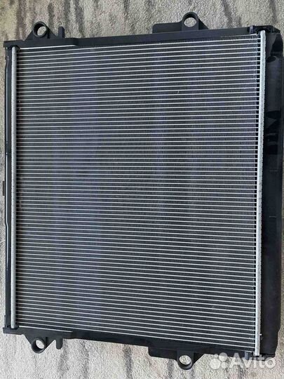 Новый радиатор охл. для toyota lc 200 4,5D 1vdftv