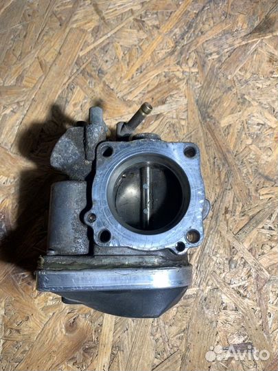 Дроссельная заслонка Volkswagen Golf 1K BSE 2008