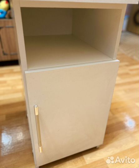 Маникюрный стол бу