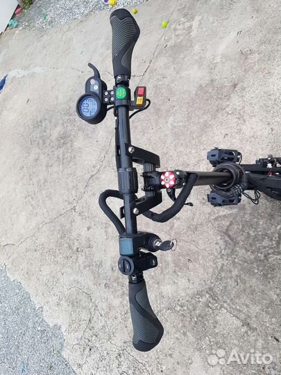 Электросамокат Ultron T 108