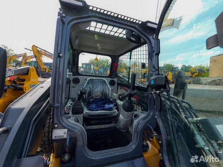 Мини-погрузчик XCMG SR770RU, 2023