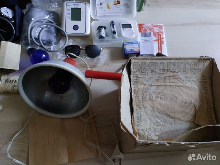 Рефлектор, тонометр, глюкометр