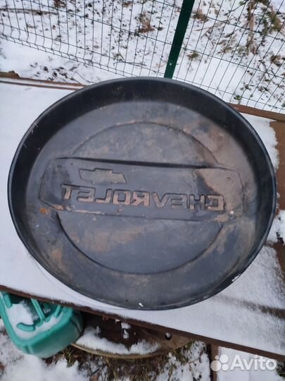 Колпак запасного колеса на chevrolet ниву