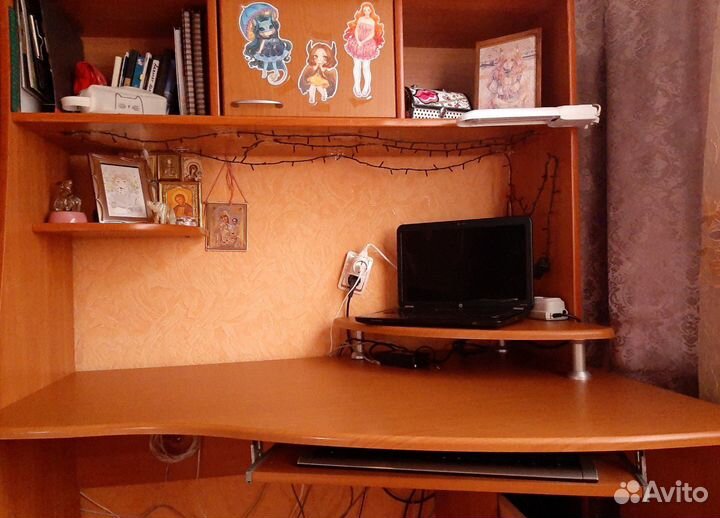 Компьютерный угловой стол