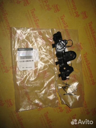 Кронштейн переднего бампера правый Renault Kaptur