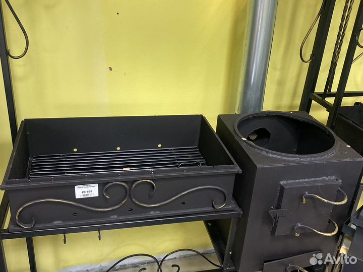 Мангал с крышей с печью