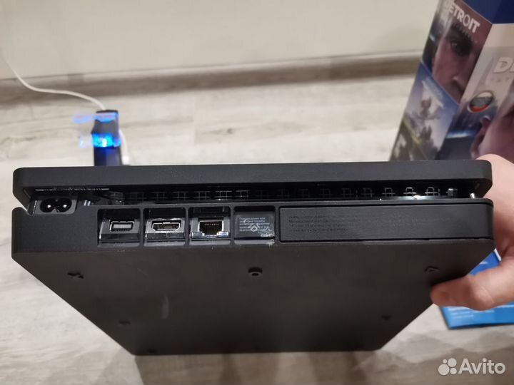 Sony PS4 Slim 1Tb (2208B)