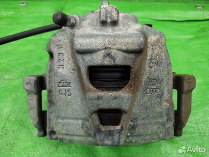 Суппорт передний правый оригинал контракт VAG