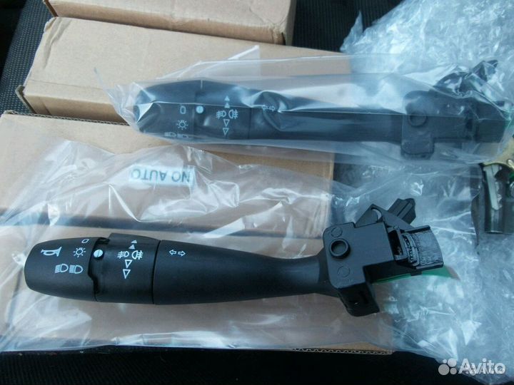 Переключатель подрулевой левый Peugeot/Citroen