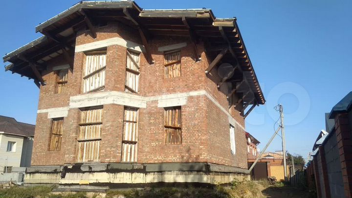 Дом 330 м² на участке 9,1 сот.