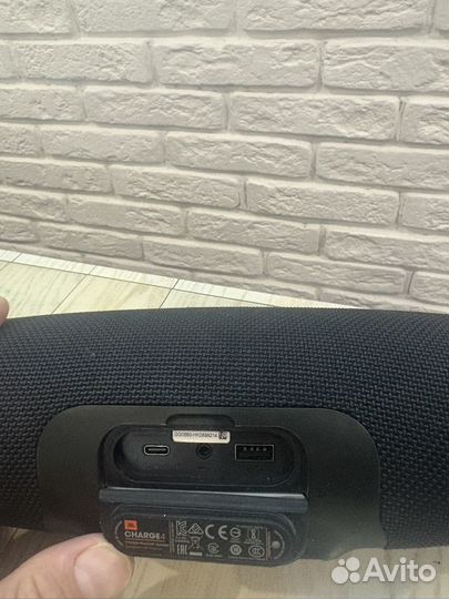 Jbl charge 4 оригинал в отличном состояние