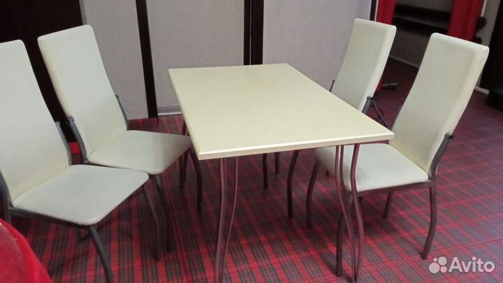 Продам стол и стулья