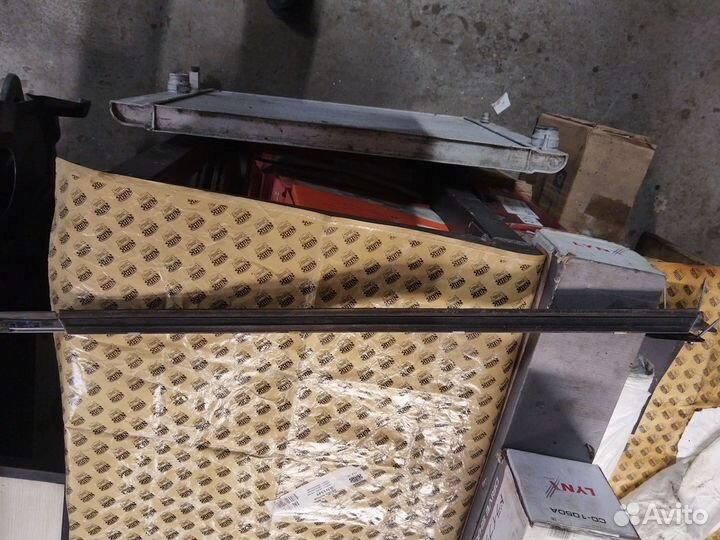 Молдинг стекла передней левой двери w203 рест