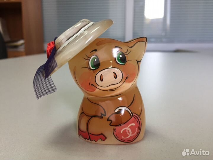 Фигурка Свинка-Шанель