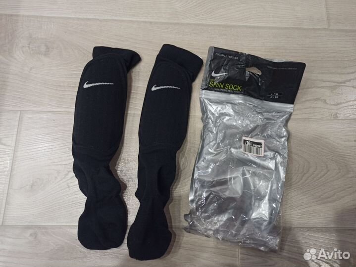 Футбольные гетры щитки Nike NK shin sock SLV