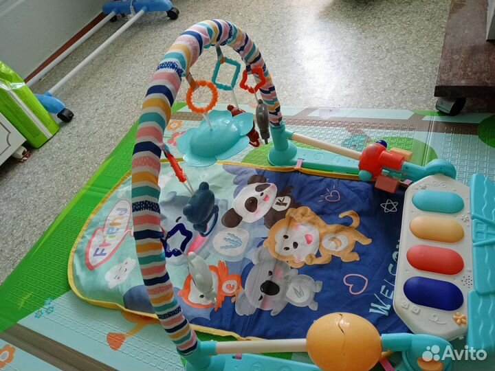 Развивающий коврик с пианино