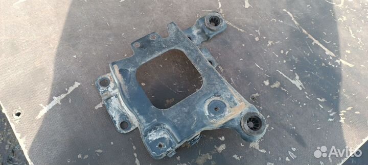 Площадка аккумулятора Форд Фокус 3