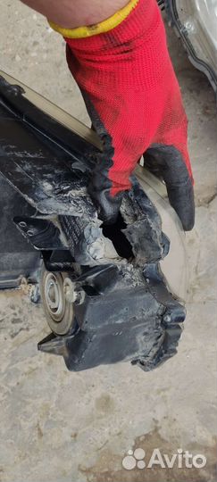 Фара на mitsubishi pajero 4 мицубиси паджеро