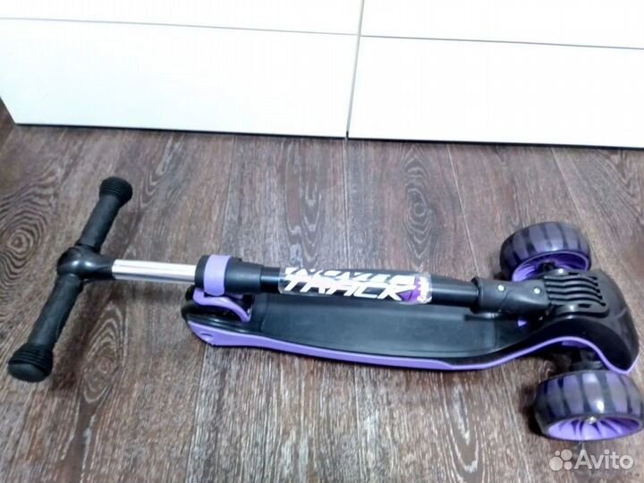 Самокат трёхколёсный Колёса светятся NovaTrack