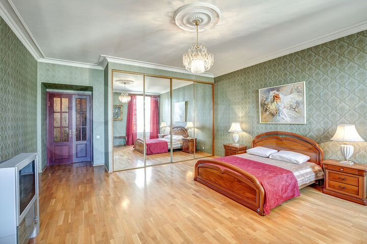 2-к. квартира, 110 м², 4/6 эт.