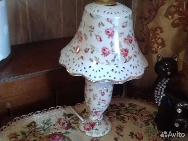 Лампа настольная