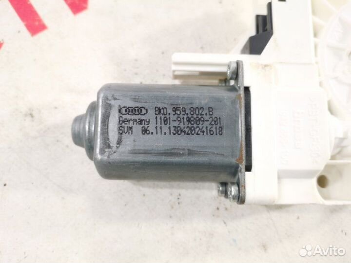 Мотор стеклоподъемника передний правый Porsche