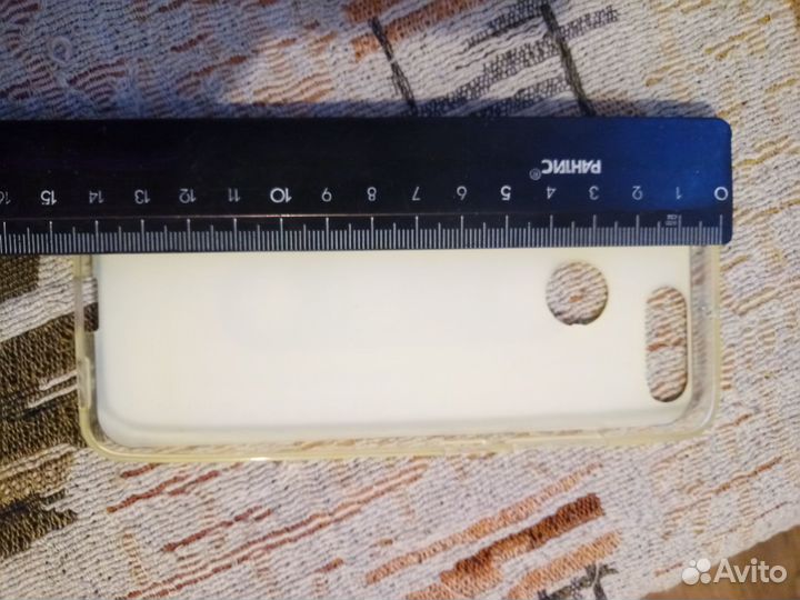 Чехол на телефон