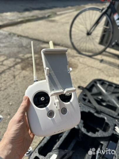 Квадрокоптер dji phantom 4 pro