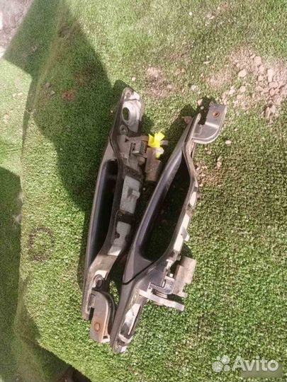 Ручка наружная передняя правая Mitsubishi Lancer 9