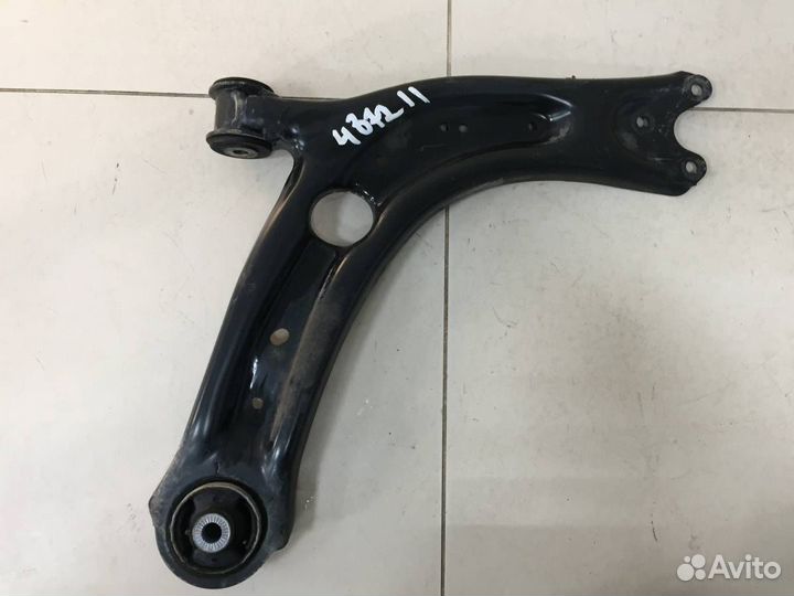 Рычаг передний правый Volkswagen Tiguan 2017