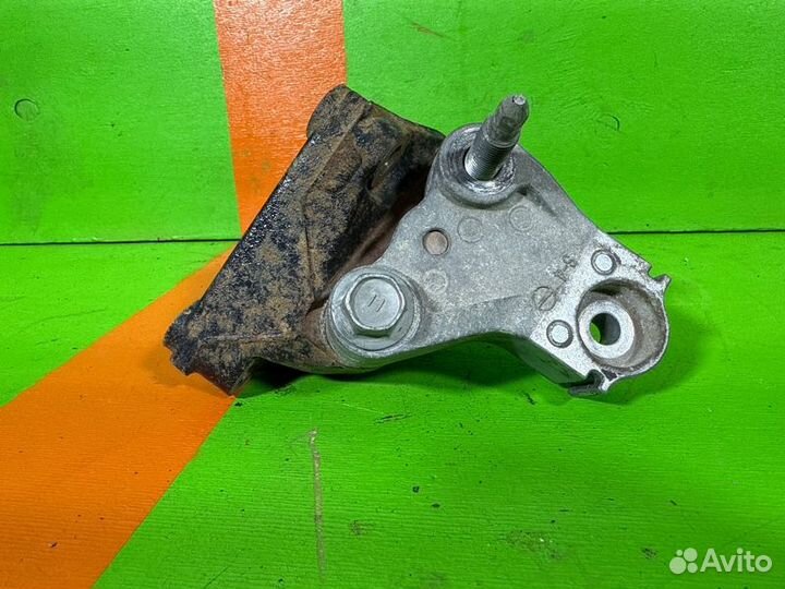 Кронштейн опоры двигателя Toyota Corolla E150 1ZR