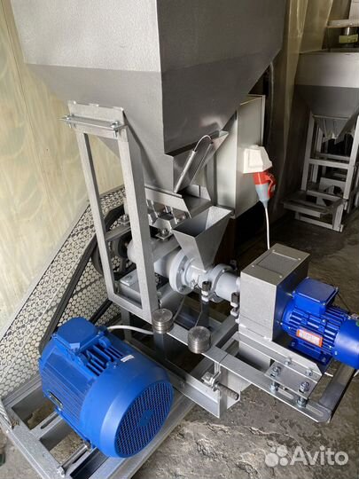 Аппарат производства корма для кошек и собак