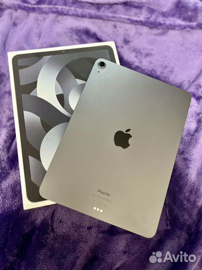 Планшет Apple iPad Air 5