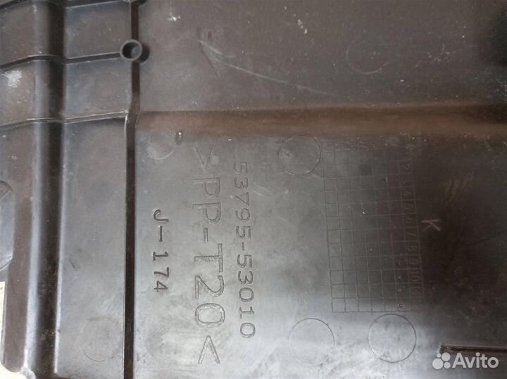 Крышка двс(декоративная) Lexus IS250 GSE20