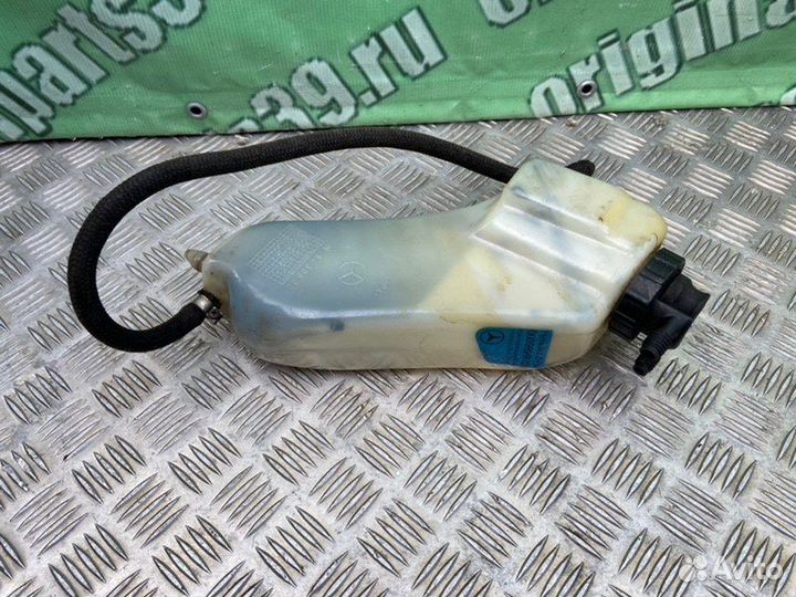 Бачок гур Mercedes-Benz S124 M102.982 1989