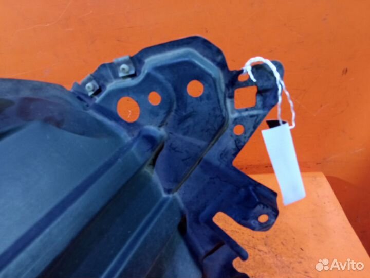 Подкрылок Nissan Note E12 передний левый