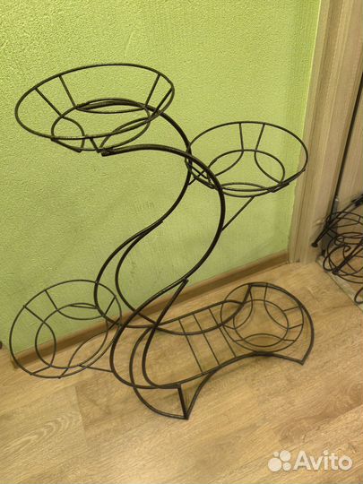 Подставка для цветов напольная металлическая