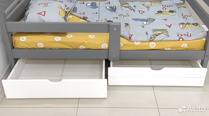 Детская кровать с ящиками