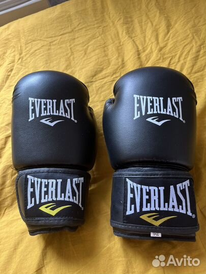 Боксерские перчатки 10 oz новые